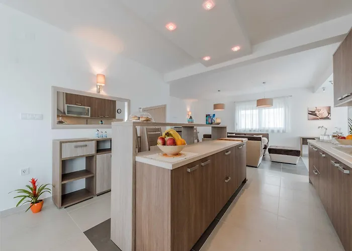 וילה Luxury Escape With Swimming Pool & Modern Design - Four Bedroom With Private Pool 1 *
