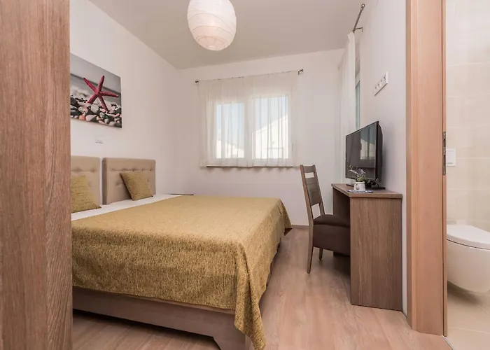וילה Luxury Escape With Swimming Pool & Modern Design - Four Bedroom With Private Pool 1 Debeljak
