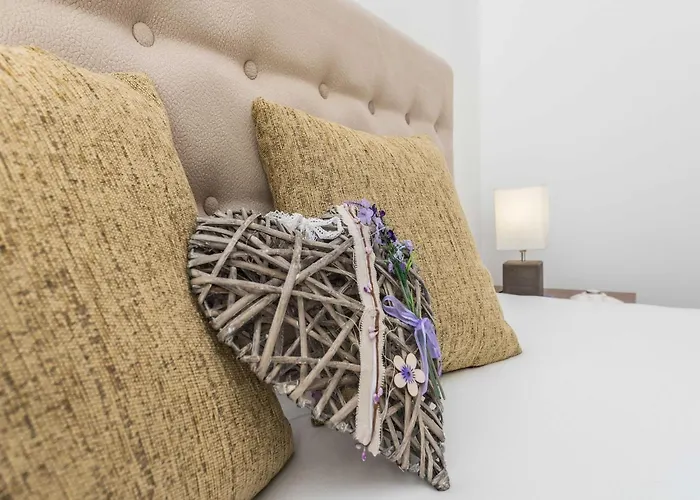 Luxury Escape With Swimming Pool & Modern Design - Four Bedroom With Private Pool 1 וילה