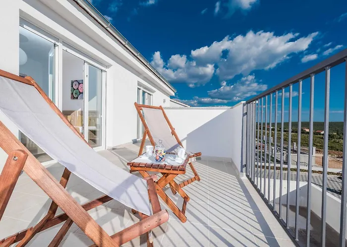Luxury Escape With Swimming Pool & Modern Design - Four Bedroom With Private Pool 1 וילה *
