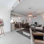 Luxury Escape With Swimming Pool & Modern Design - Four Bedroom With Private Pool 1 * Debeljak