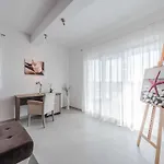 Luxury Escape With Swimming Pool & Modern Design - Four Bedroom With Private Pool 1 *