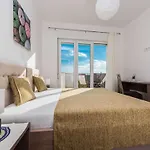 Vila Luxury Escape With Swimming Pool & Modern Design - Four Bedroom With Private Pool 1