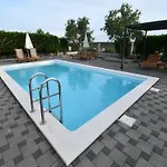 Vila Luxury Escape With Swimming Pool & Modern Design - Four Bedroom With Private Pool 1
