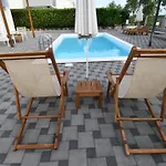 Luxury Escape With Swimming Pool & Modern Design - Four Bedroom With Private Pool 1 * Debeljak