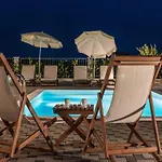 Luxury Escape With Swimming Pool & Modern Design - Four Bedroom With Private Pool 1 Vila