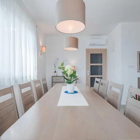 Luxury Escape With Swimming Pool & Modern Design - Four Bedroom With Private Pool 1 Вилла *
