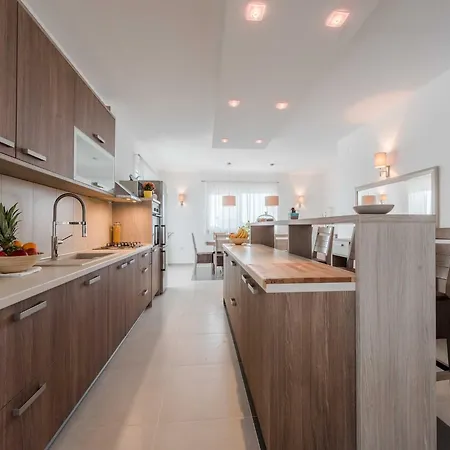 Luxury Escape With Swimming Pool & Modern Design - Four Bedroom With Private Pool 1 Вилла *