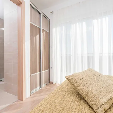 Вилла Luxury Escape With Swimming Pool & Modern Design - Four Bedroom With Private Pool 1 Debeljak