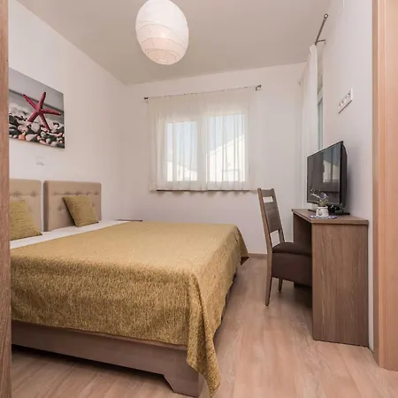 Вилла Luxury Escape With Swimming Pool & Modern Design - Four Bedroom With Private Pool 1 Debeljak