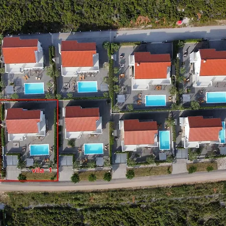Luxury Escape With Swimming Pool & Modern Design - Four Bedroom With Private Pool 1 Vila Debeljak