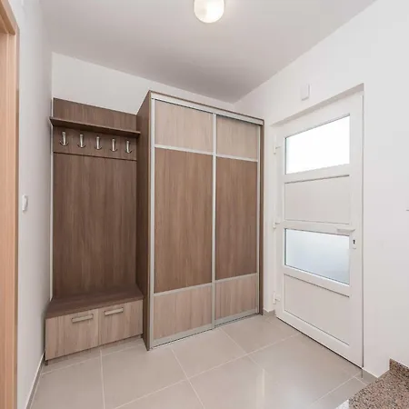 Willa Luxury Escape With Swimming Pool & Modern Design - Four Bedroom With Private Pool 1 *