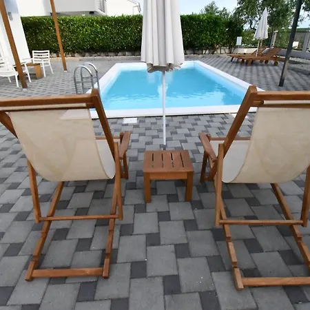 Luxury Escape With Swimming Pool & Modern Design - Four Bedroom With Private Pool 1 * Debeljak
