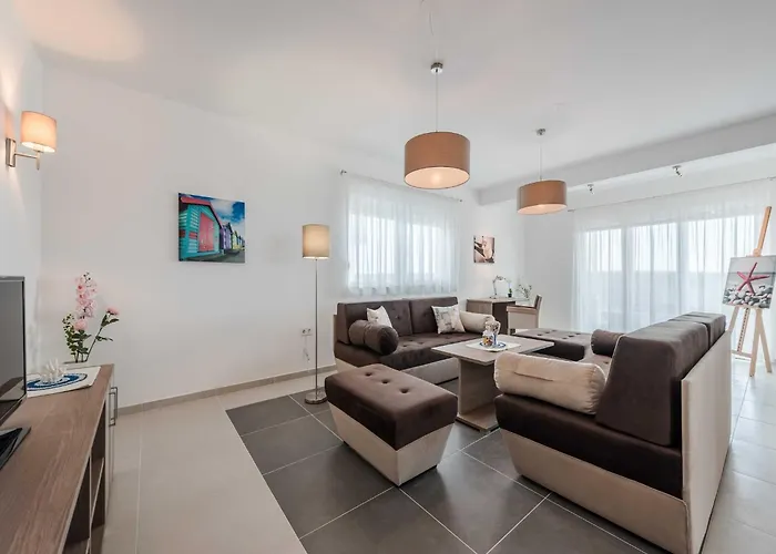 Вилла Luxury Escape With Swimming Pool & Modern Design - Four Bedroom With Private Pool 1 *