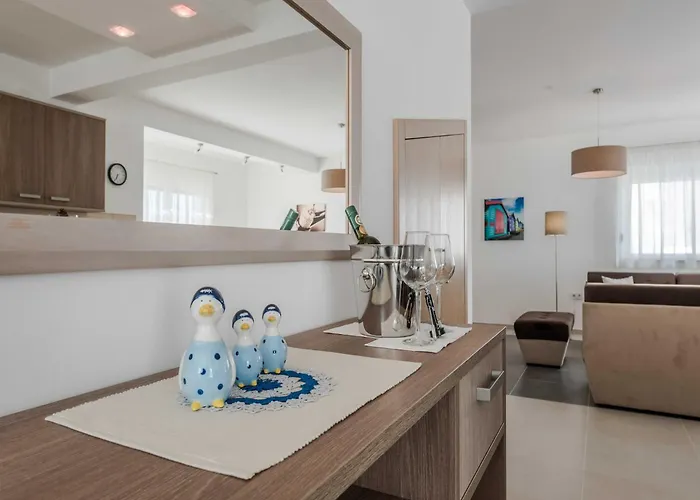 Вилла Luxury Escape With Swimming Pool & Modern Design - Four Bedroom With Private Pool 1