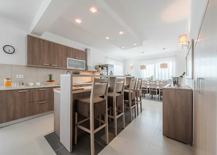Вилла Luxury Escape With Swimming Pool & Modern Design - Four Bedroom With Private Pool 1