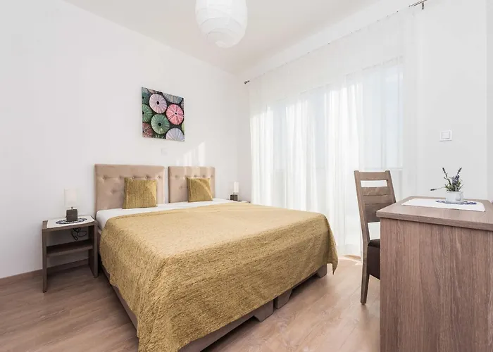 Luxury Escape With Swimming Pool & Modern Design - Four Bedroom With Private Pool 1 * Debeljak