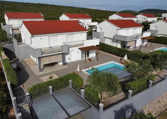 Luxury Escape With Swimming Pool & Modern Design - Four Bedroom With Private Pool 1 Вилла *