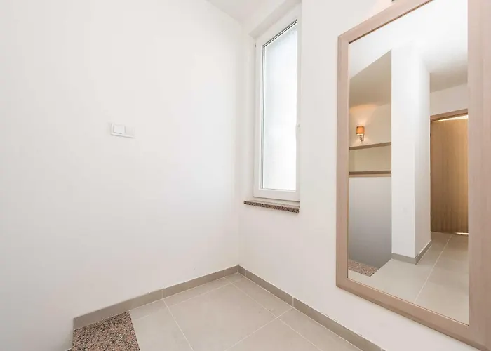 Вилла Luxury Escape With Swimming Pool & Modern Design - Four Bedroom With Private Pool 1 Debeljak